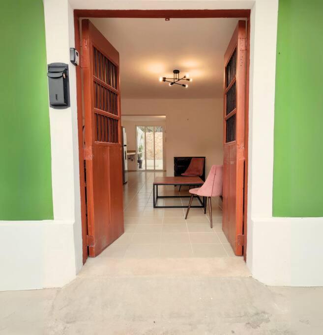 Casa Colibri Con Alberca En El Centro Apartman Mérida Kültér fotó